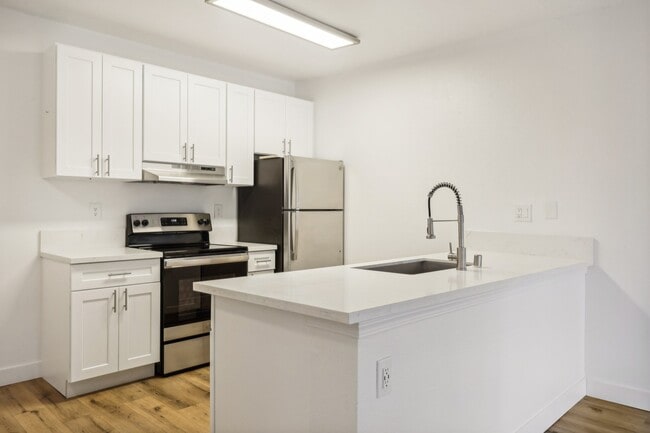 Photo - Valle at 9151 Kenwood