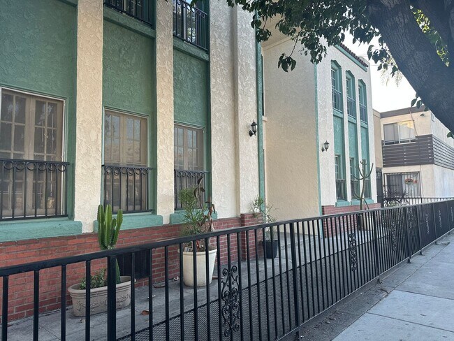 Photo - Fourth Street Unit 4th St, #8