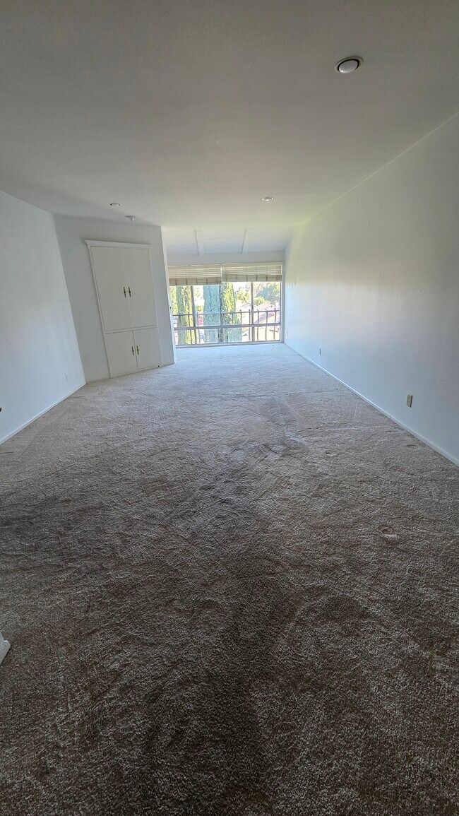 Livingroom - 12830 Burbank Blvd Unit 314