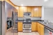 Photo - 2 Bed / 2 Bath Condo Rent Unit 203