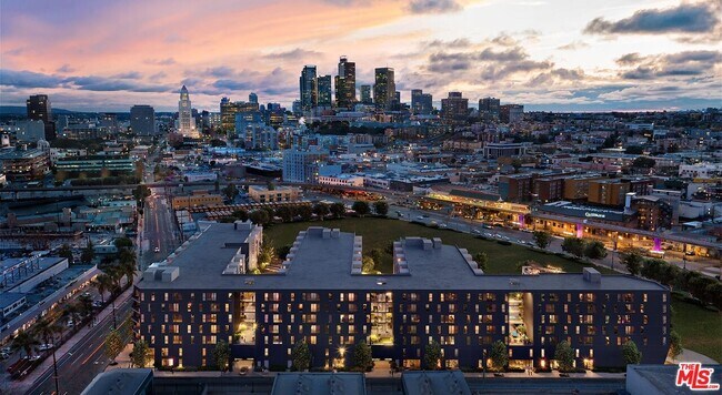 Photo - 1101 N Main St Unit 125