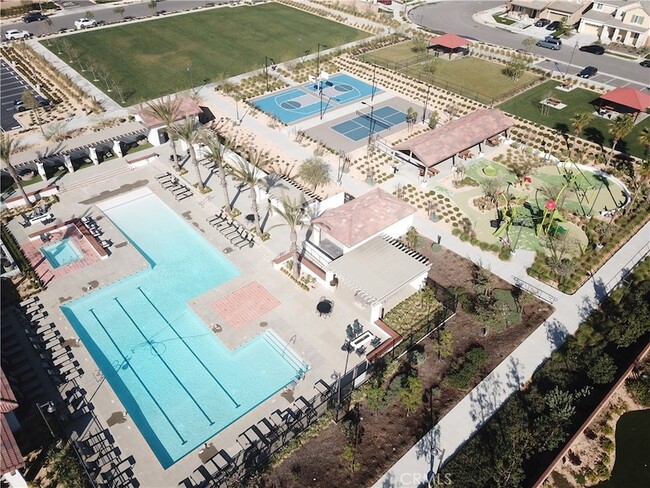 Building Photo - 16670 Crocus Ln Unit 1