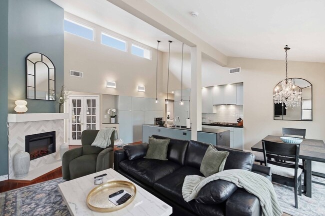 Photo - 1918 Marshallfield Ln Unit A