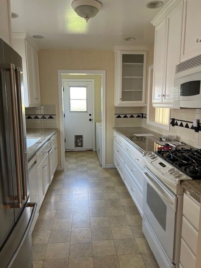 Photo - Charming 3 bedroom/ 2 bath single-family home