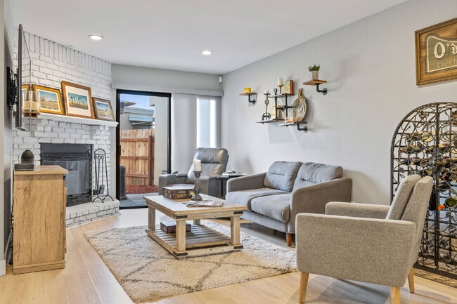 Photo - 4 Bedroom Condo for Rent in Ventura!