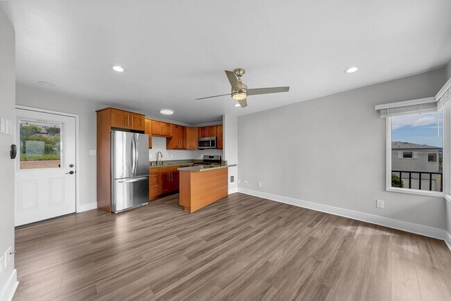 Photo - Spacious Studio aand 1-bedroom Apartments in Mission Hills – Prime Location! Unit 1626 B