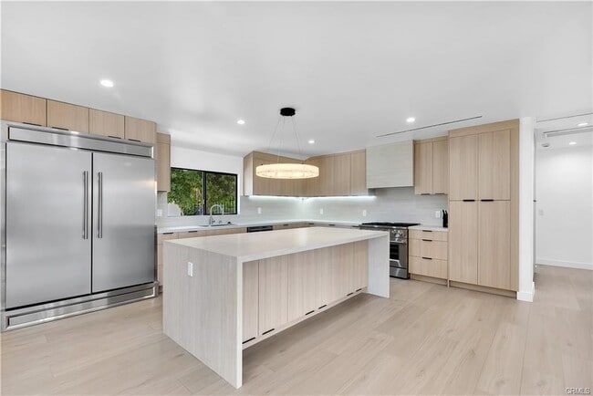 Photo - 17072 Oak View Dr