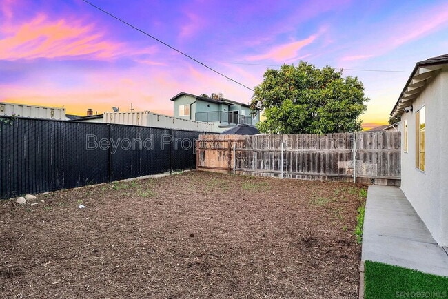 Photo - 1308 49th St