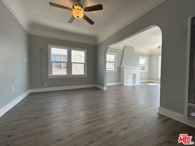 Photo - 759 1/2 N Ridgewood Pl