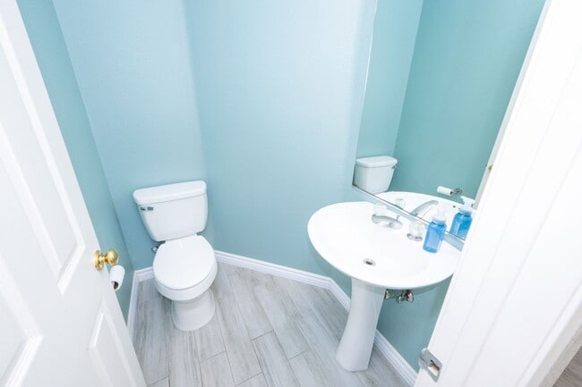 Photo - Beautiful 2 bed 2.5 bath condo available n...