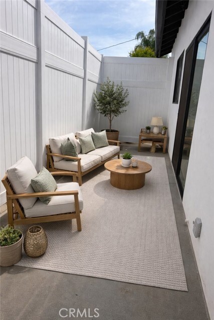 Photo - 19952 Archwood St