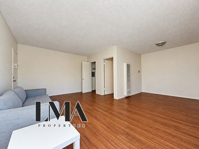Photo - 2134 20th St Unit 5a
