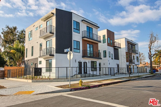 Building Photo - 6405 Odessa Ave