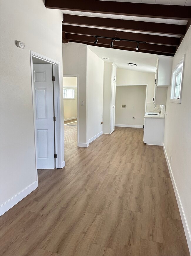 Building Photo - 169 E 68th Way Unit Long Beach  1