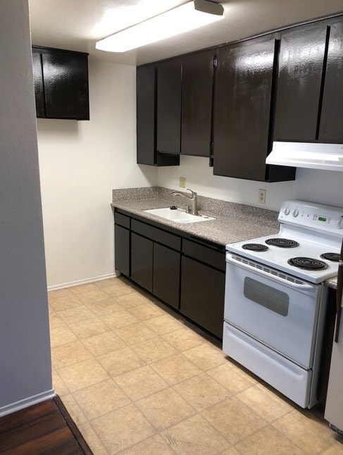 Photo - 8724 Etiwanda Ave Apartments