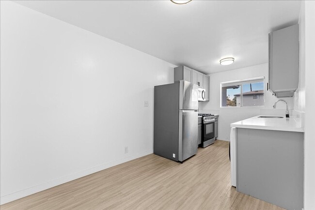 Photo - 376 N Ave 57 Unit 08