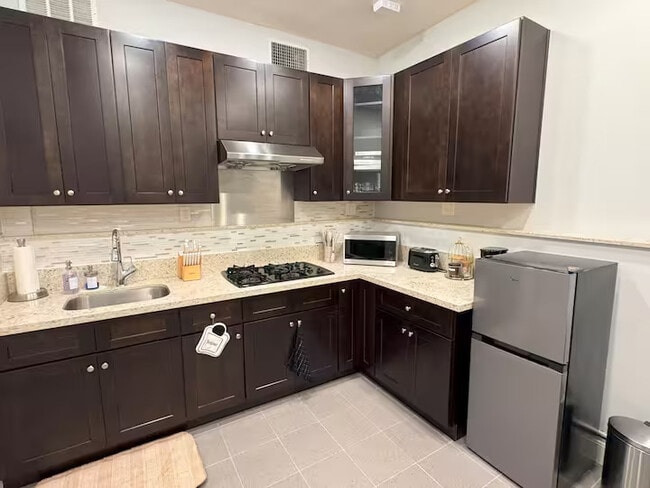 Photo - 2020 Del Mar Ave