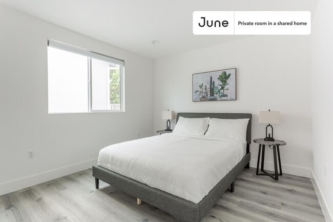 Private bedroom in 4 bed/3 bath Home - Private bedroom in 4 bed/3 bath Home Unit B