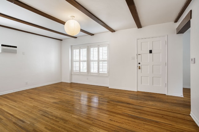 Photo - 2900 Griffith Park Blvd