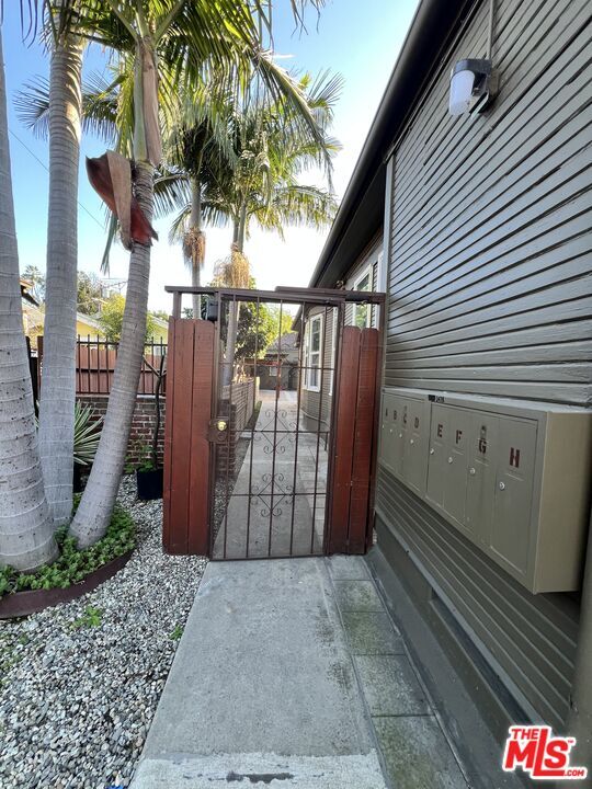 Photo - 1436 E 4th St