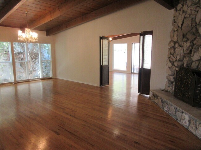 Photo - 13235 Cumpston St