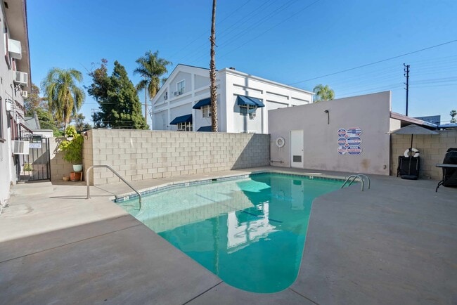 Photo - 4460 Ensign Ave.