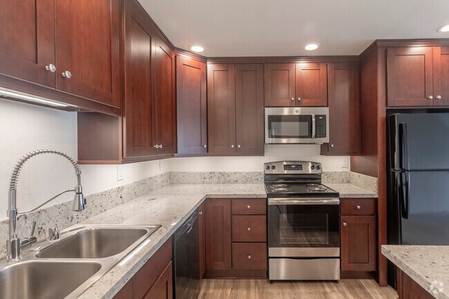 Torrey Pines Village - Torrey Pines Village Apartments