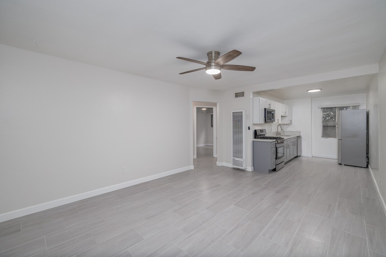 3D Tour - Golden Grove Manor