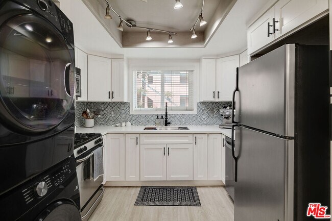 Photo - 24510 Park St