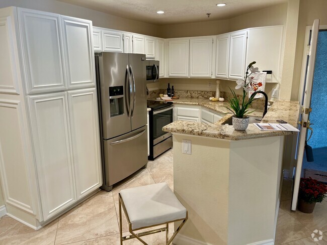 Building Photo - 653 Oak Run Trl Unit 305 Rental