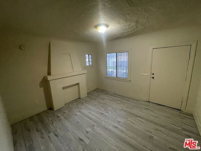 Building Photo - 6009 S Halldale Ave Rental