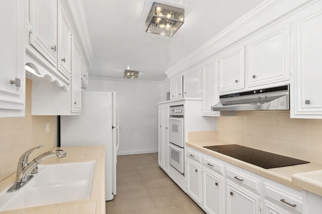 Photo - 404 San Vicente Blvd Unit 201