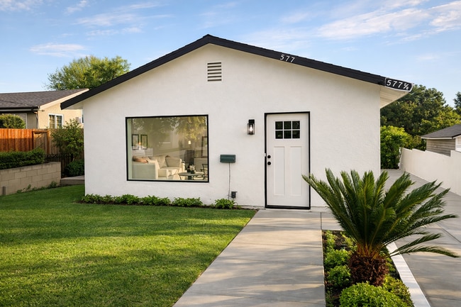 Photo - 577 Stepney St