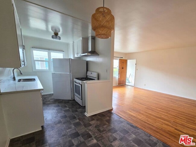 Photo - 7621 Hampton Ave Unit 203