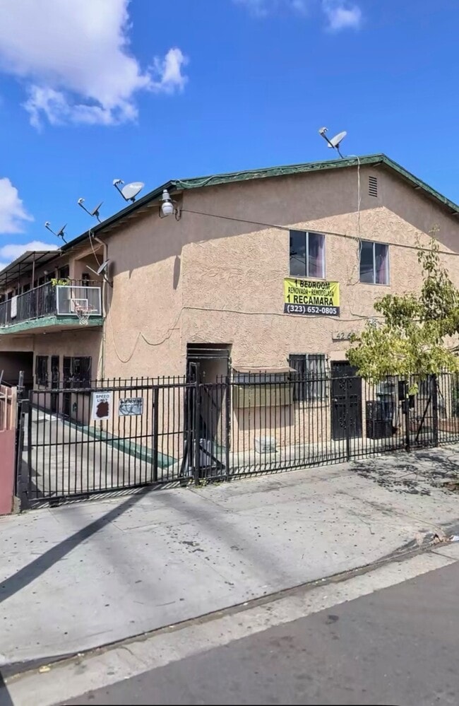 Photo - 4265 S Hoover St Unit 4