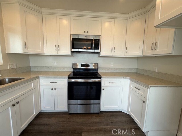 Photo - 665 W 34th St Unit 8