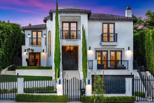 Building Photo - 12267 San Vicente Blvd Rental