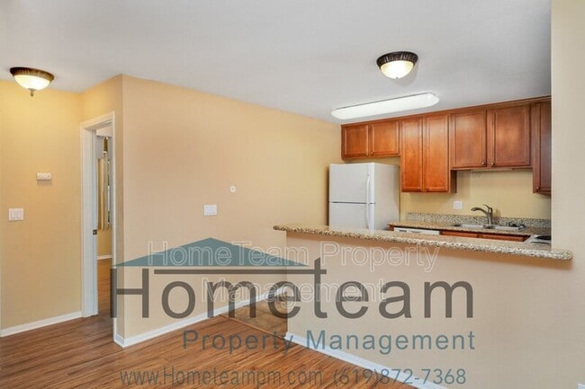 Building Photo - 3030 Suncrest Dr Unit #117