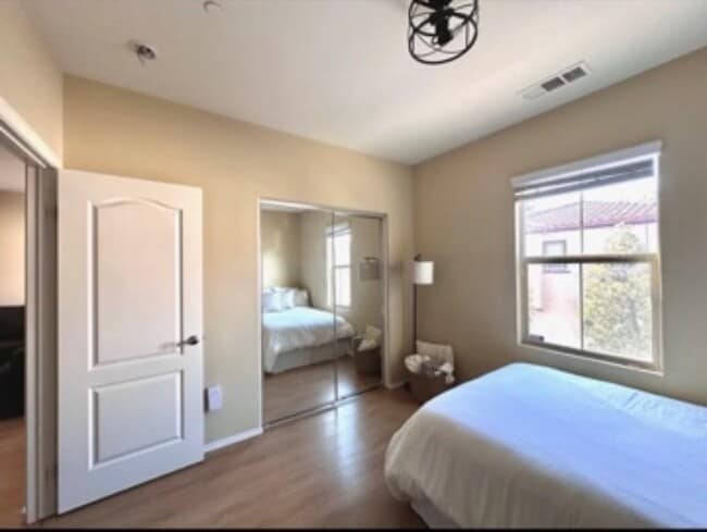 Photo - 849 The Promenade