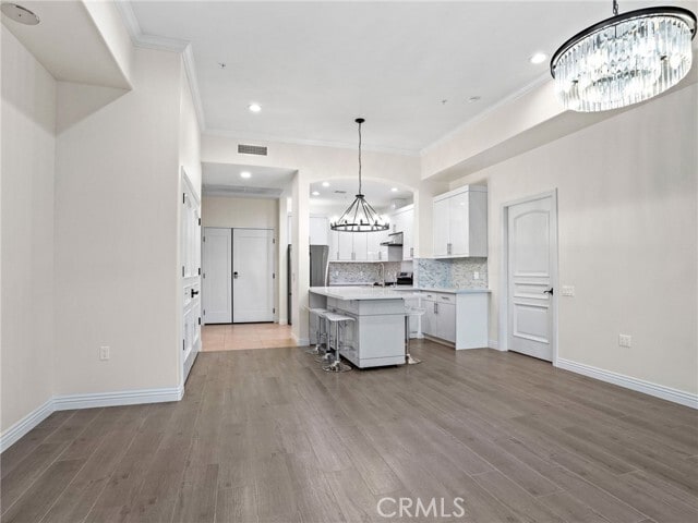 Building Photo - 1598 Long BCH Unit 405