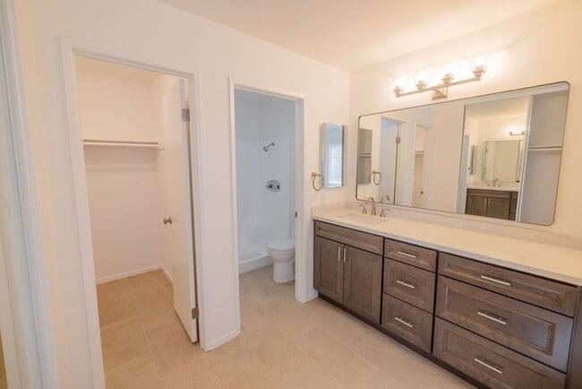 Photo - 852 Tamayo Dr Unit 1