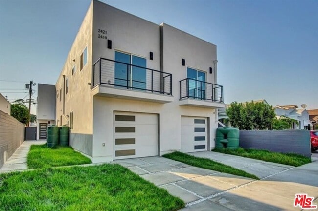 Building Photo - 2419 Cochran Ave