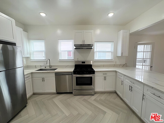 Photo - 126 S Hamilton Dr Unit 1/2