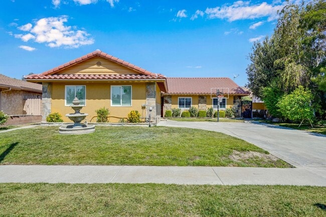 Building Photo - Fully Remodeled 4-Bedroom Single-Story ADU...