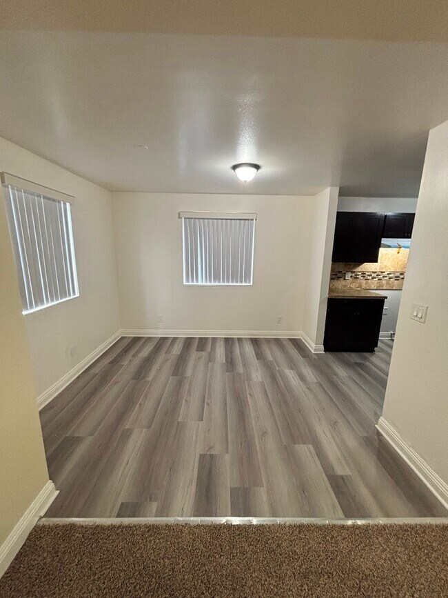 Photo - 200 W 52nd St