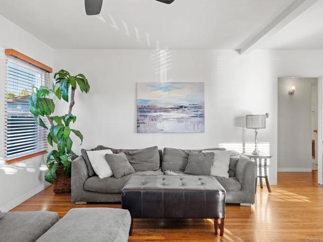 Photo - 367 Hedge Way