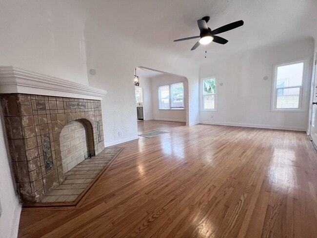 Building Photo - 4626 6th Ave Unit 4626