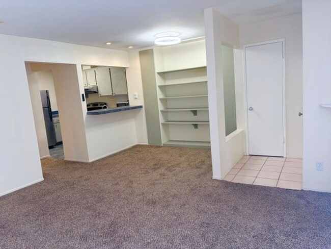 Photo - 3266 Ashford St