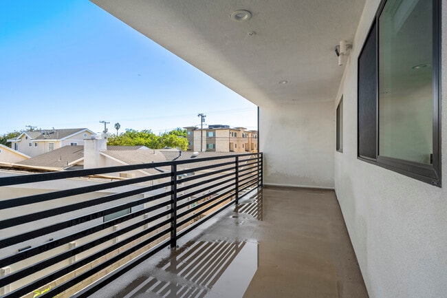 Photo - 2Fifty Luxury Apartments