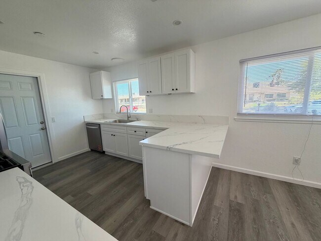 Photo - 31060 Balsa Ave